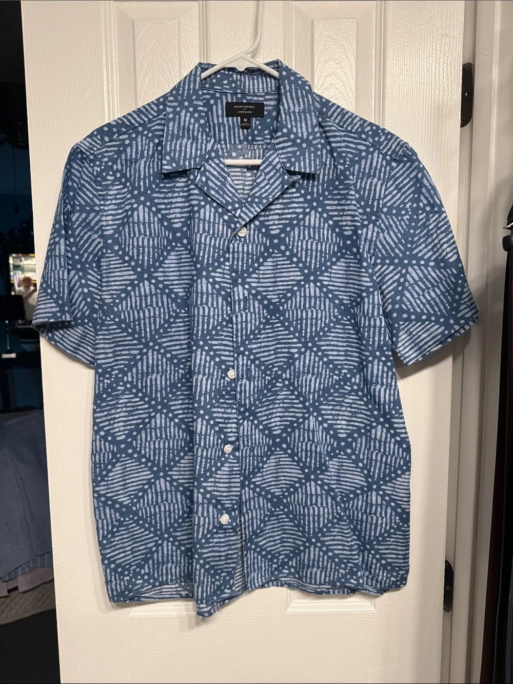 Banana Republic Blue & White Geometric Short-Sleeve Button-Down Shirt